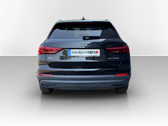 Audi Q3 view 7