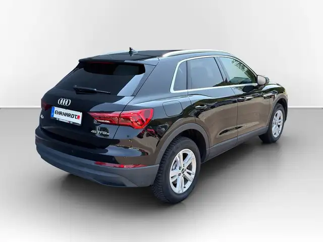 Audi Q3 view 6