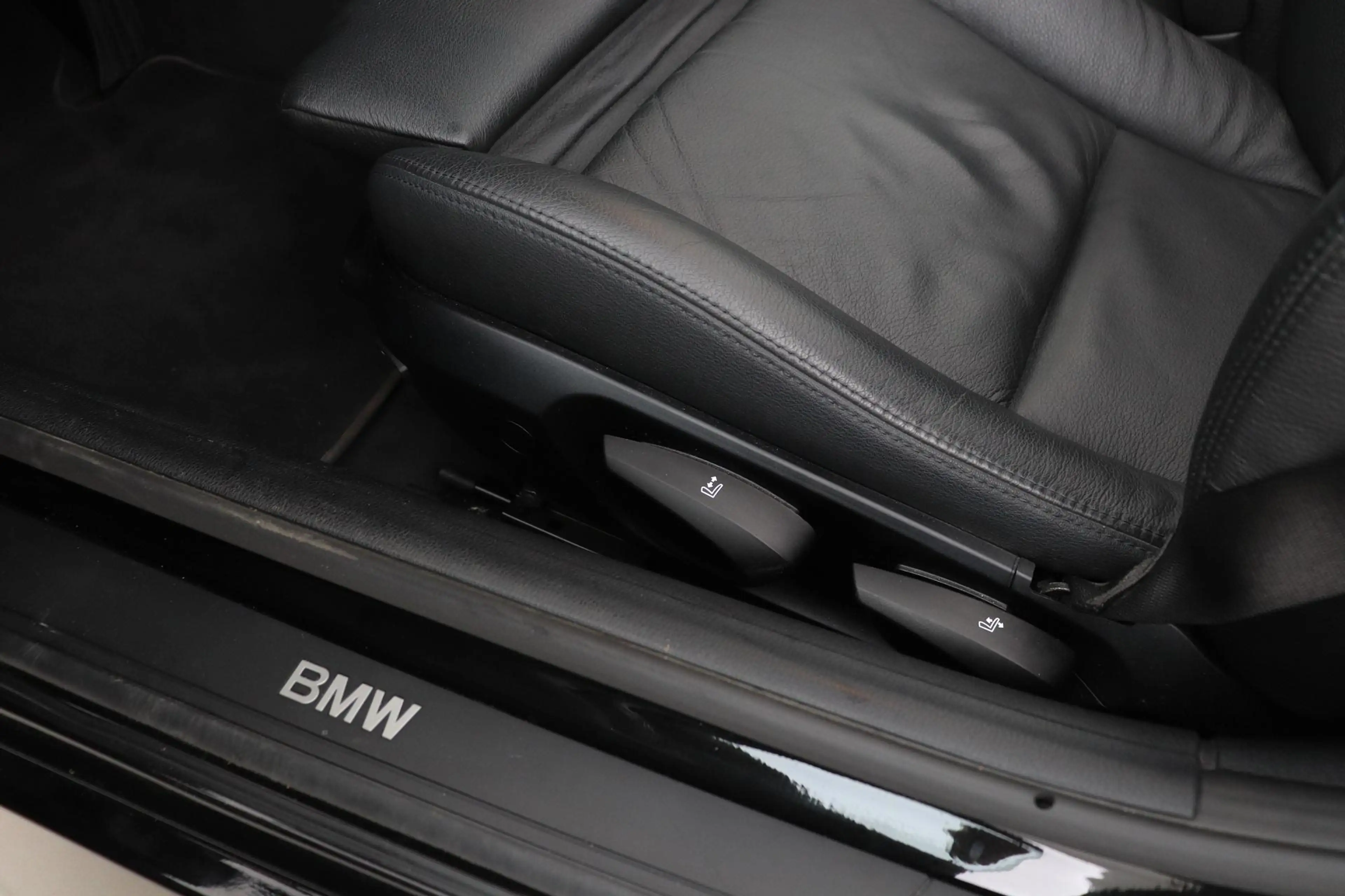 BMW Z4 Roadster sDrive23i Executive | Youngtimer | 6-Cili — photo 31