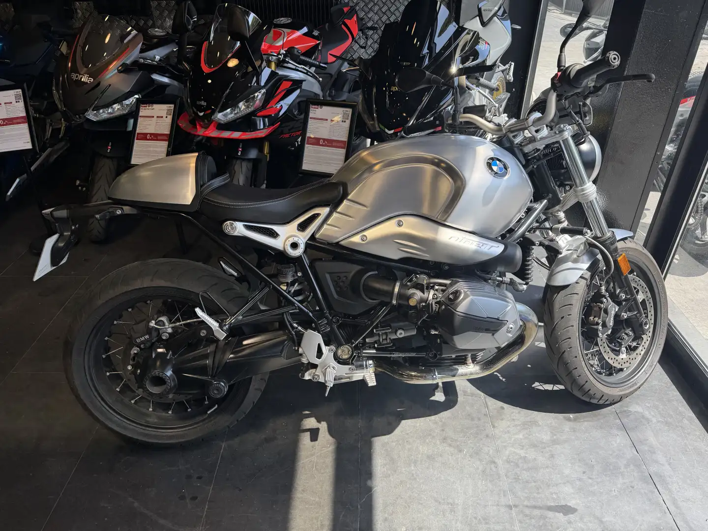 BMW R nineT Gris - 2