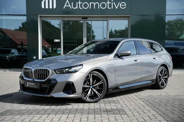 BMW 5 Series view 2