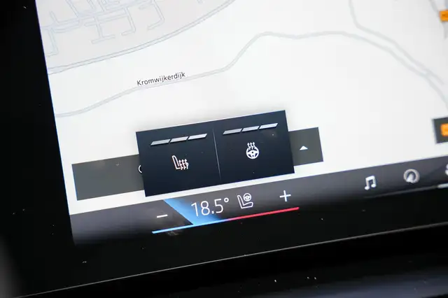 BMW 5 Series view 20