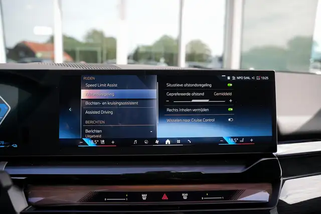 BMW 5 Series view 21