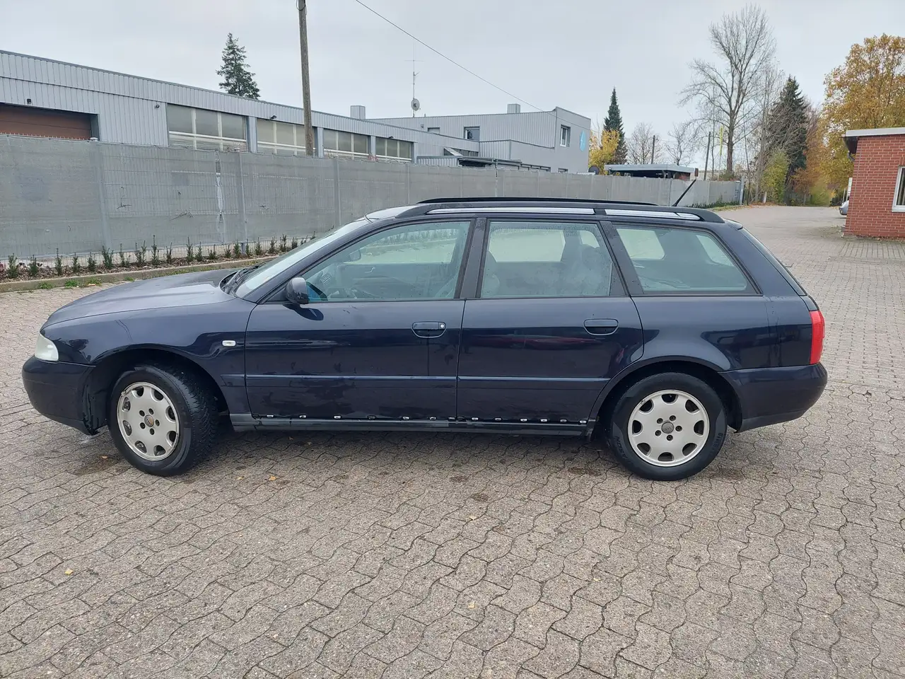 Audi A4 Avant 1.6, Klima,AHK,LM-Felgen,ZV, foto 3