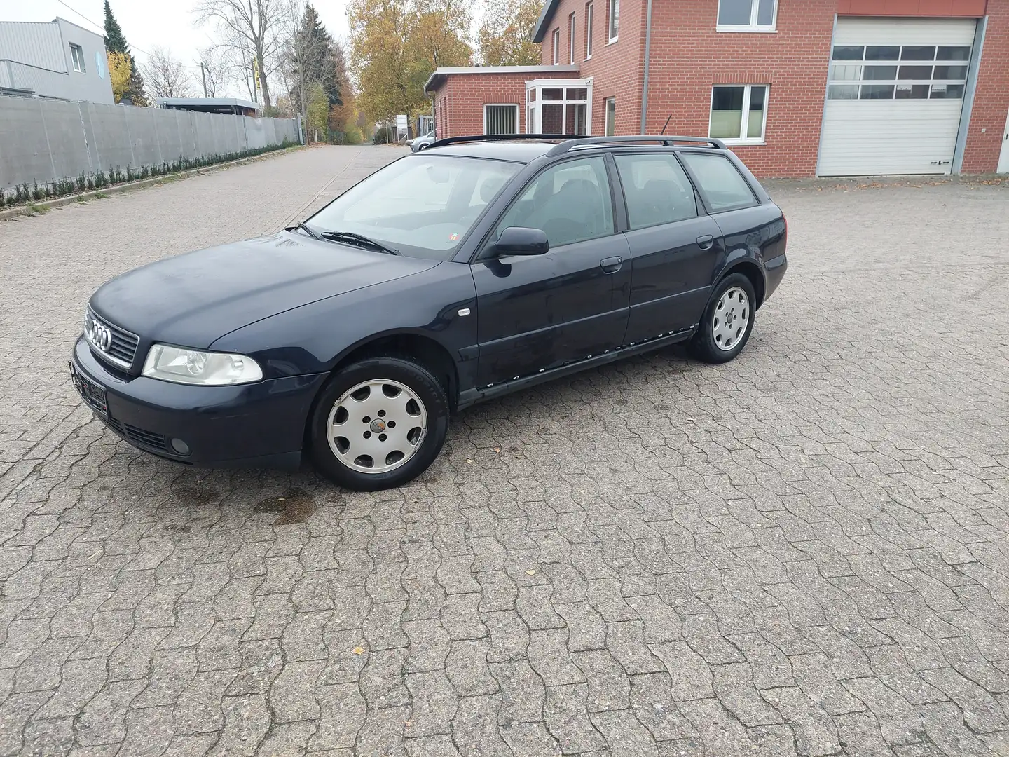 Audi A4 A4 Avant 1.6, Klima,AHK,LM-Felgen,ZV Blau - 1