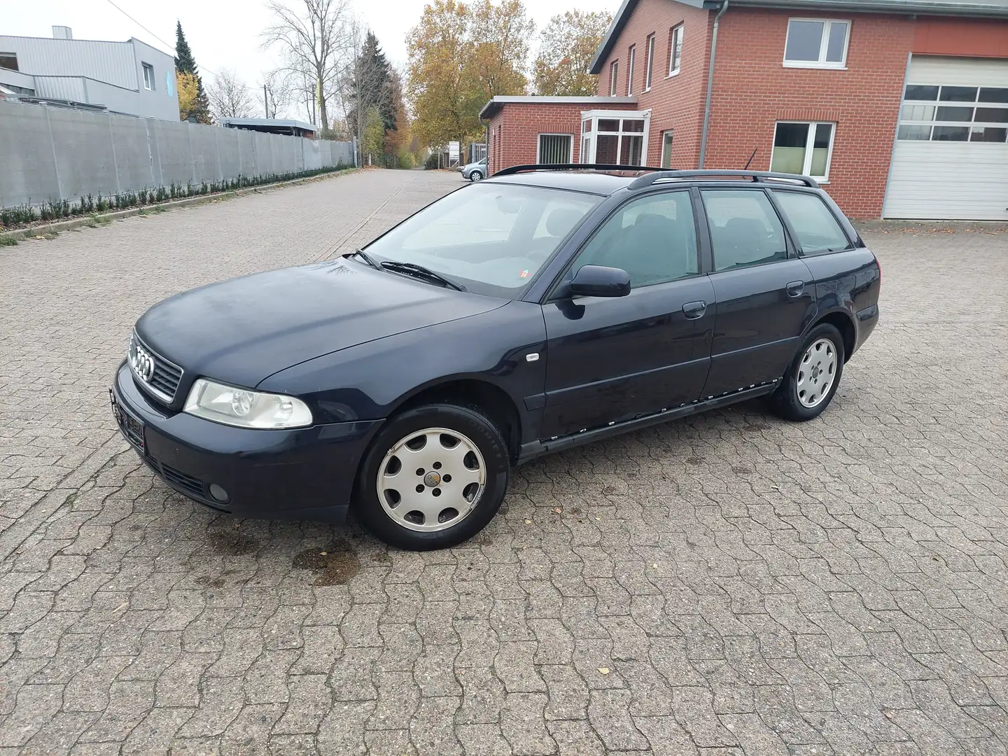 Audi A4 A4 Avant 1.6, Klima,AHK,LM-Felgen,ZV Blau - 2