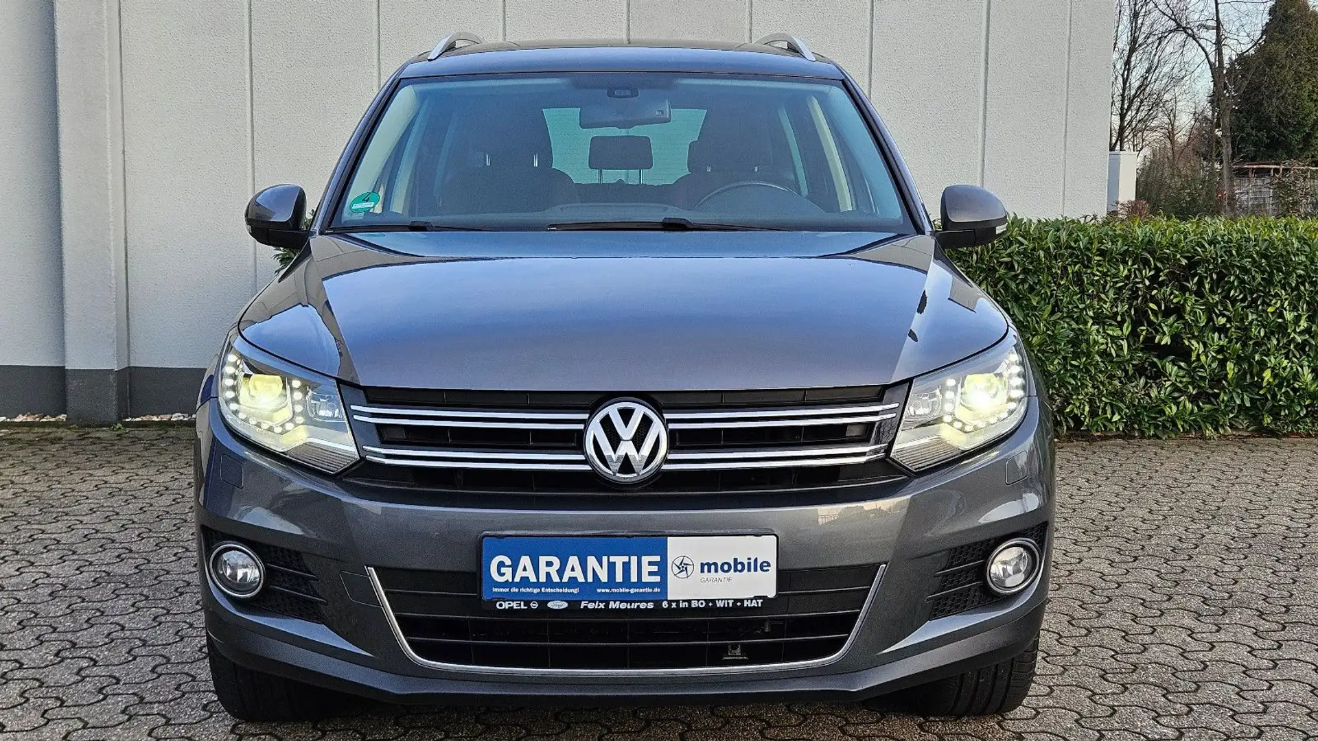 Volkswagen Tiguan 2.0 TSI 4MOTION HIGHLINE*DSG*PDC*AHK*NAVI Grau - 2