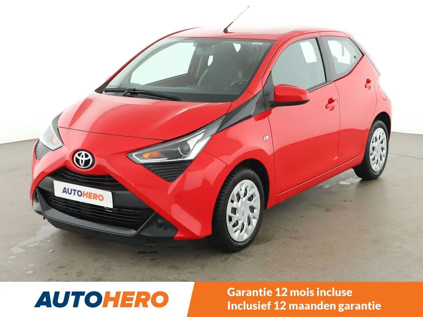 Toyota Aygo 1.0-VVT-i X-Play Rouge - 1