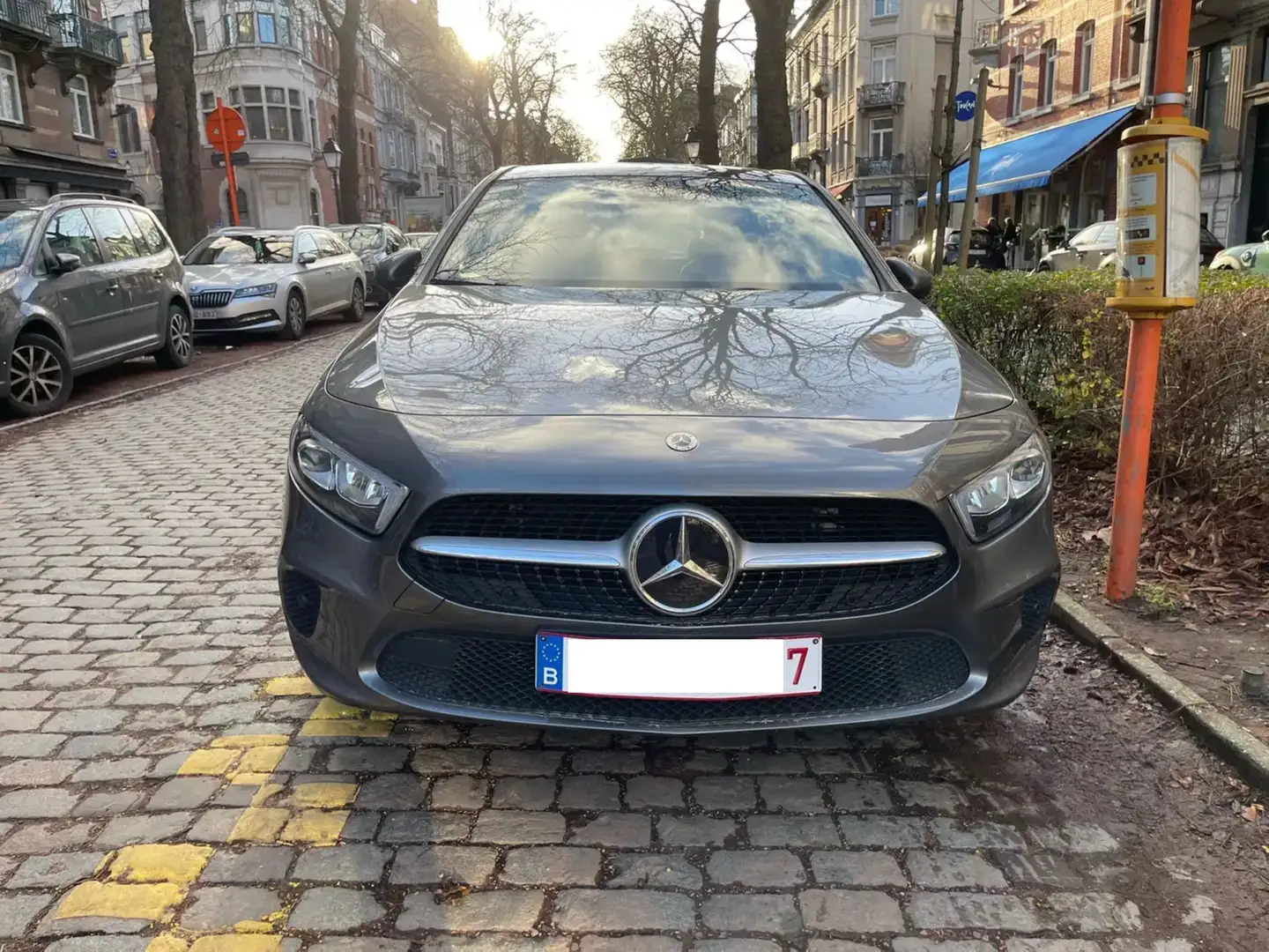 Mercedes-Benz A 180 A 180 Classe 7G-DCT Business Line Gris - 2