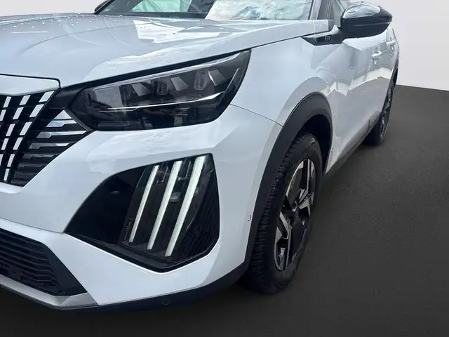 Peugeot 2008 view 11