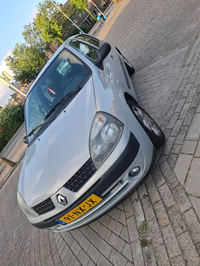 Renault Clio Clio 1.2-16V Dynamique Grijs - 1