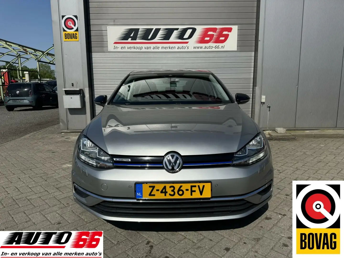 Volkswagen Golf 1.5 TSI Highline AUTOMAAT APK tot 04-2028 Grau - 2