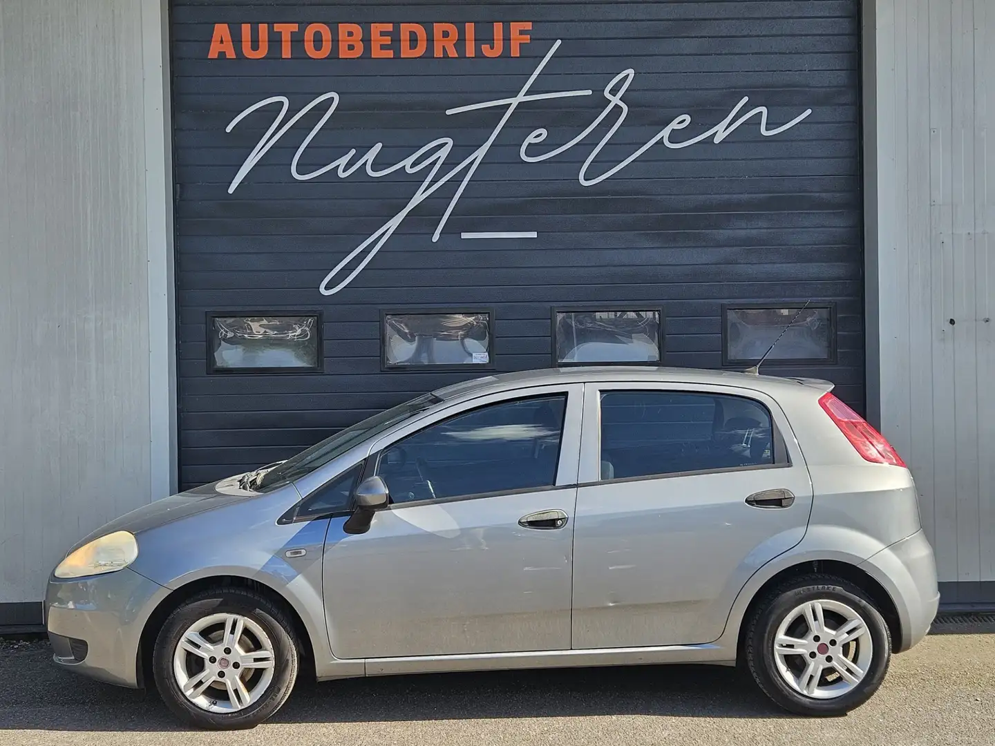 Fiat Grande Punto 1.4 Active|5 Deurs|APK 10-2026 Grau - 2