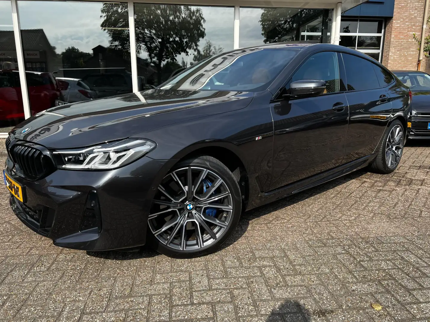 BMW 630 6-serie Gran Turismo 630i High Executive M pakket Šedá - 2