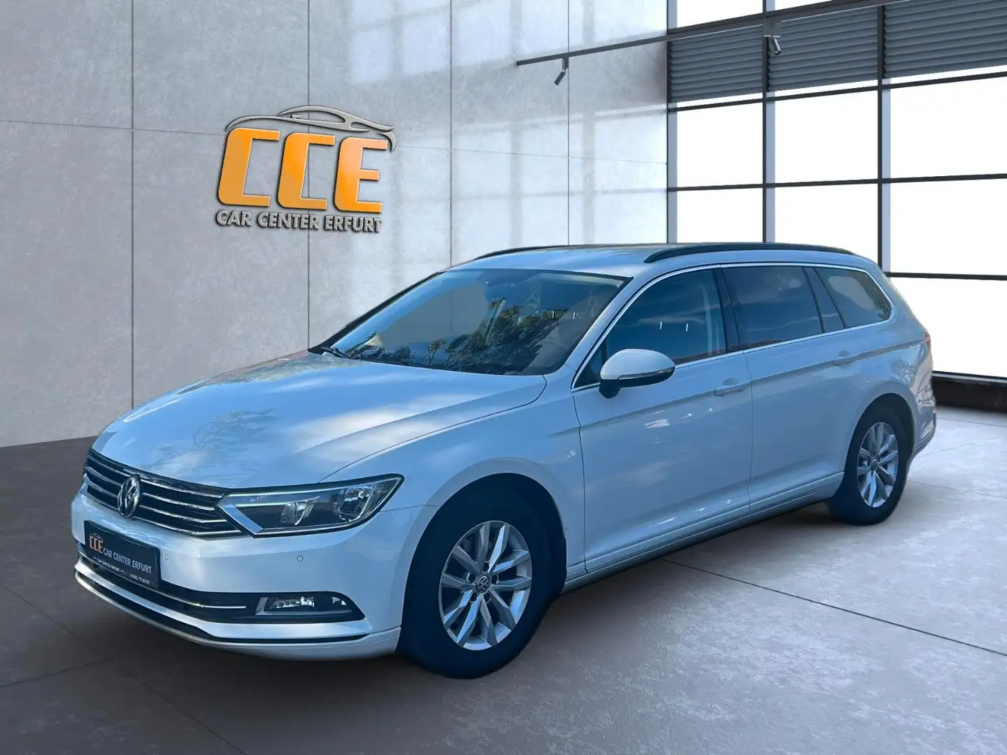 Volkswagen Passat Variant Comfortline Standheizung*Navi*ACC Weiß - 1