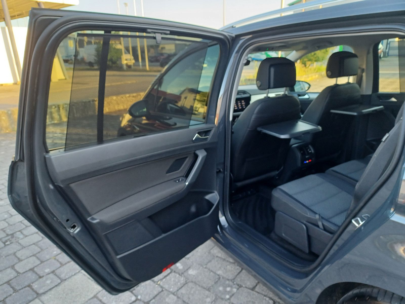 Volkswagen Touran Comfortline 7S ACC Kgo AppC IQL AHK Sthz — photo 11