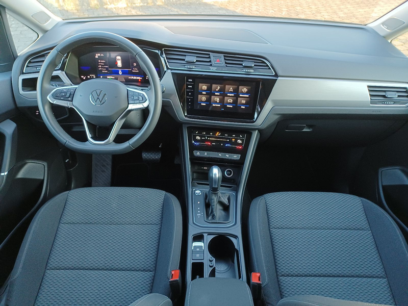 Volkswagen Touran Comfortline 7S ACC Kgo AppC IQL AHK Sthz — photo 8