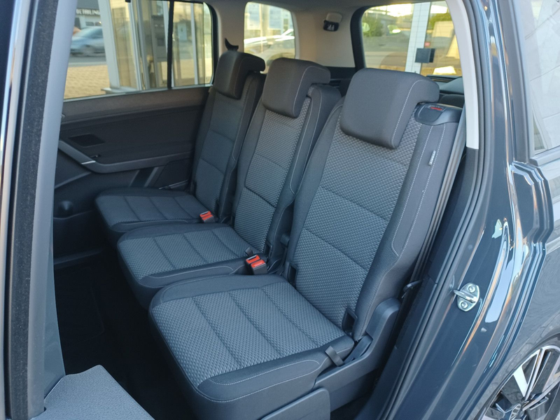 Volkswagen Touran Comfortline 7S ACC Kgo AppC IQL AHK Sthz — photo 15