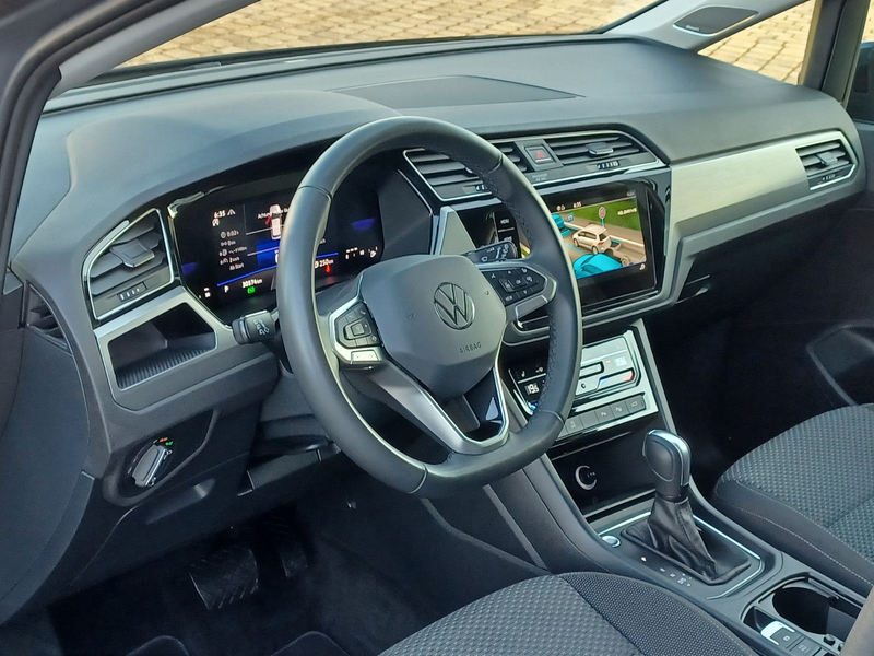 Volkswagen Touran Comfortline 7S ACC Kgo AppC IQL AHK Sthz — photo 7