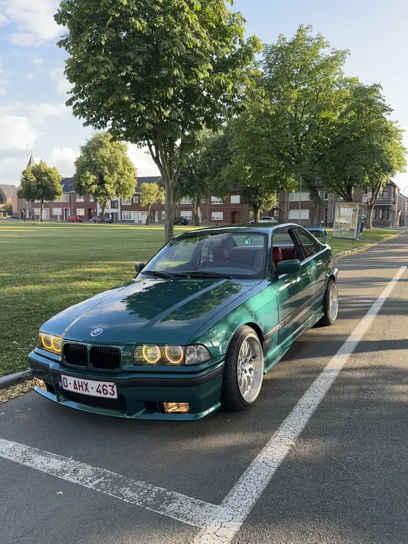 BMW 320 320i Vert - 1