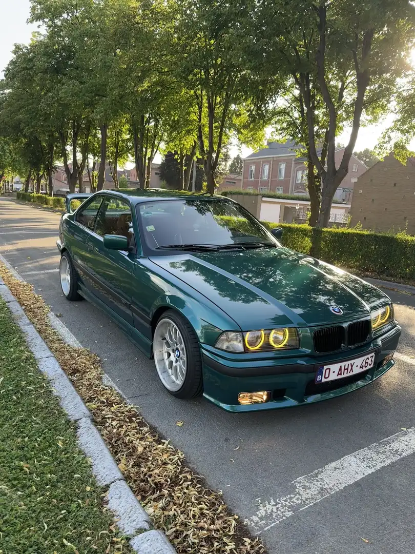 BMW 320 320i Vert - 2