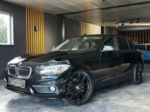 BMW 116 i Sport Line | Stoelverwarming | Navi | Sensoren