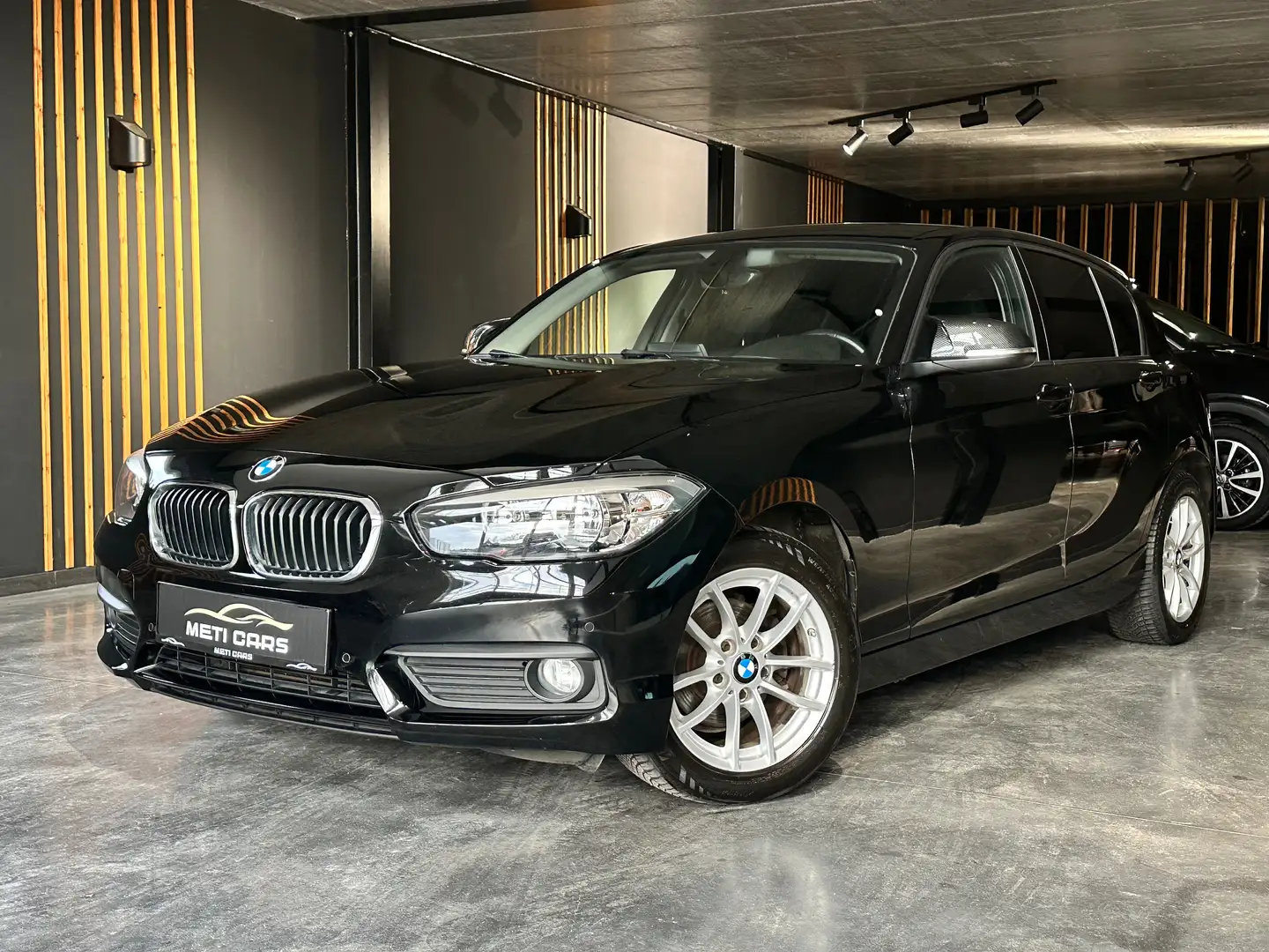BMW 116 i Sport Line | Stoelverwarming | Navi | Sensoren Negro - 2