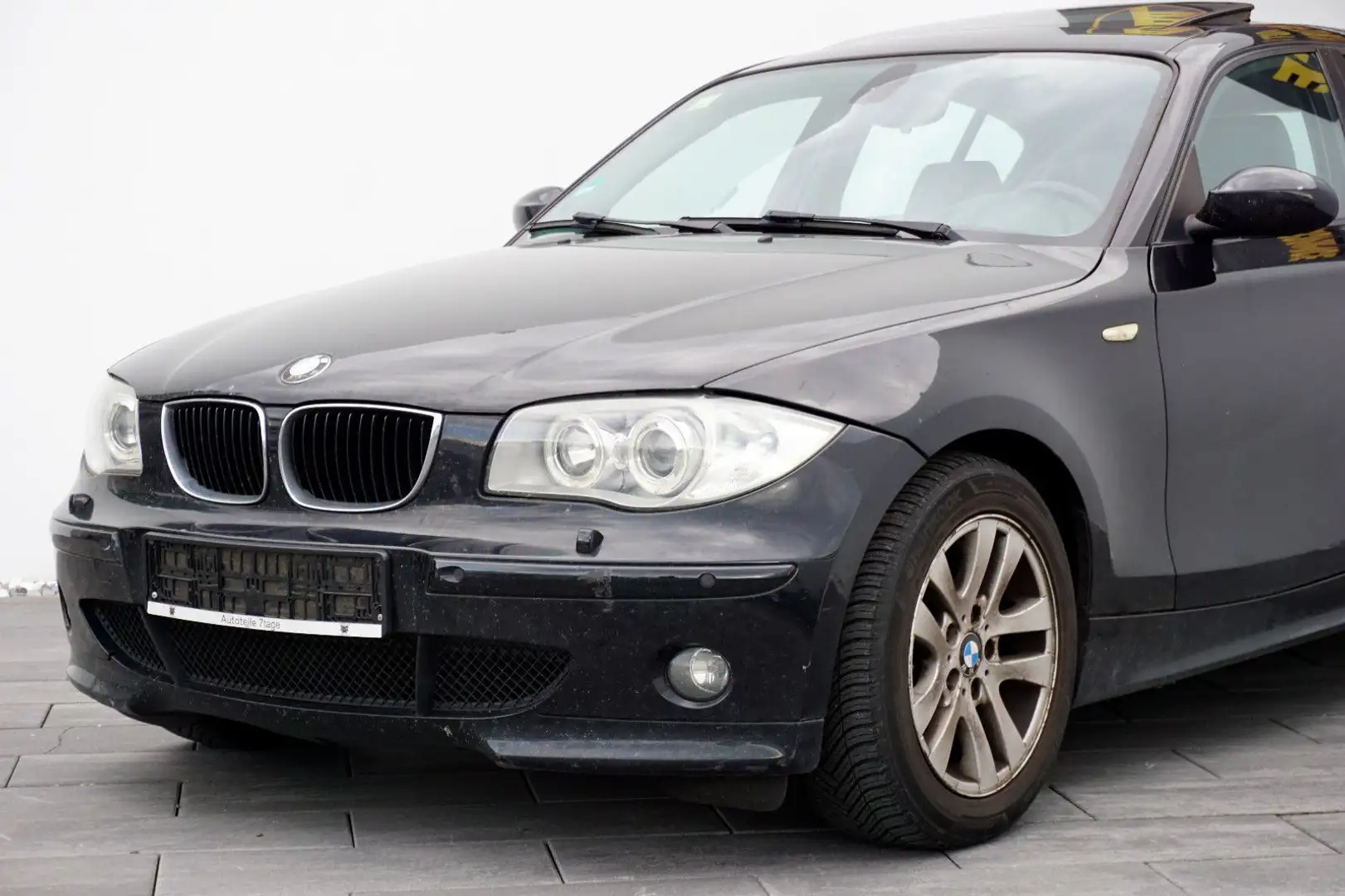 BMW 120 d Automatik, Leder, Xenon, Schiebedach, PDC* Noir - 2