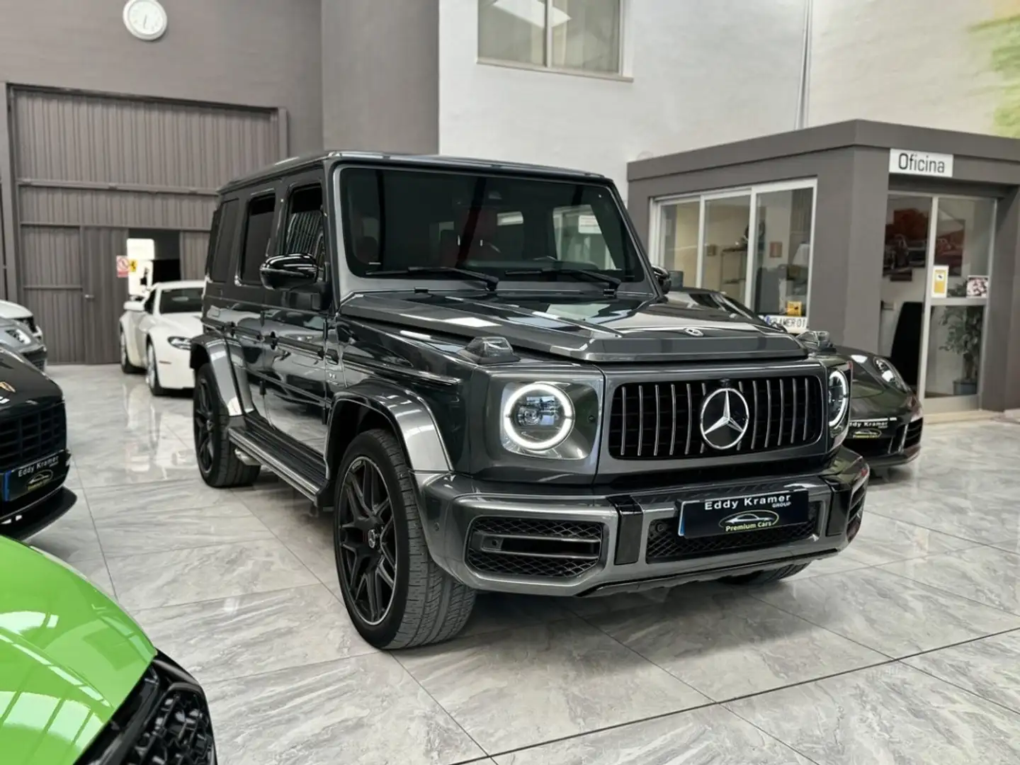 Mercedes-Benz MERCEDES-BENZ Clase G Todoterreno  Automático de Gris - 1