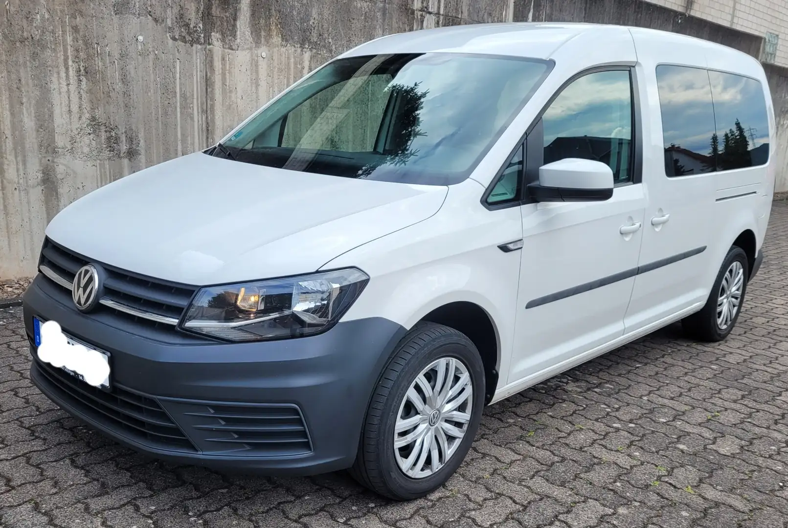 Volkswagen Caddy 2.0 TDI 5Sitzer Behindertengerecht Rollstuhlrampe - 1
