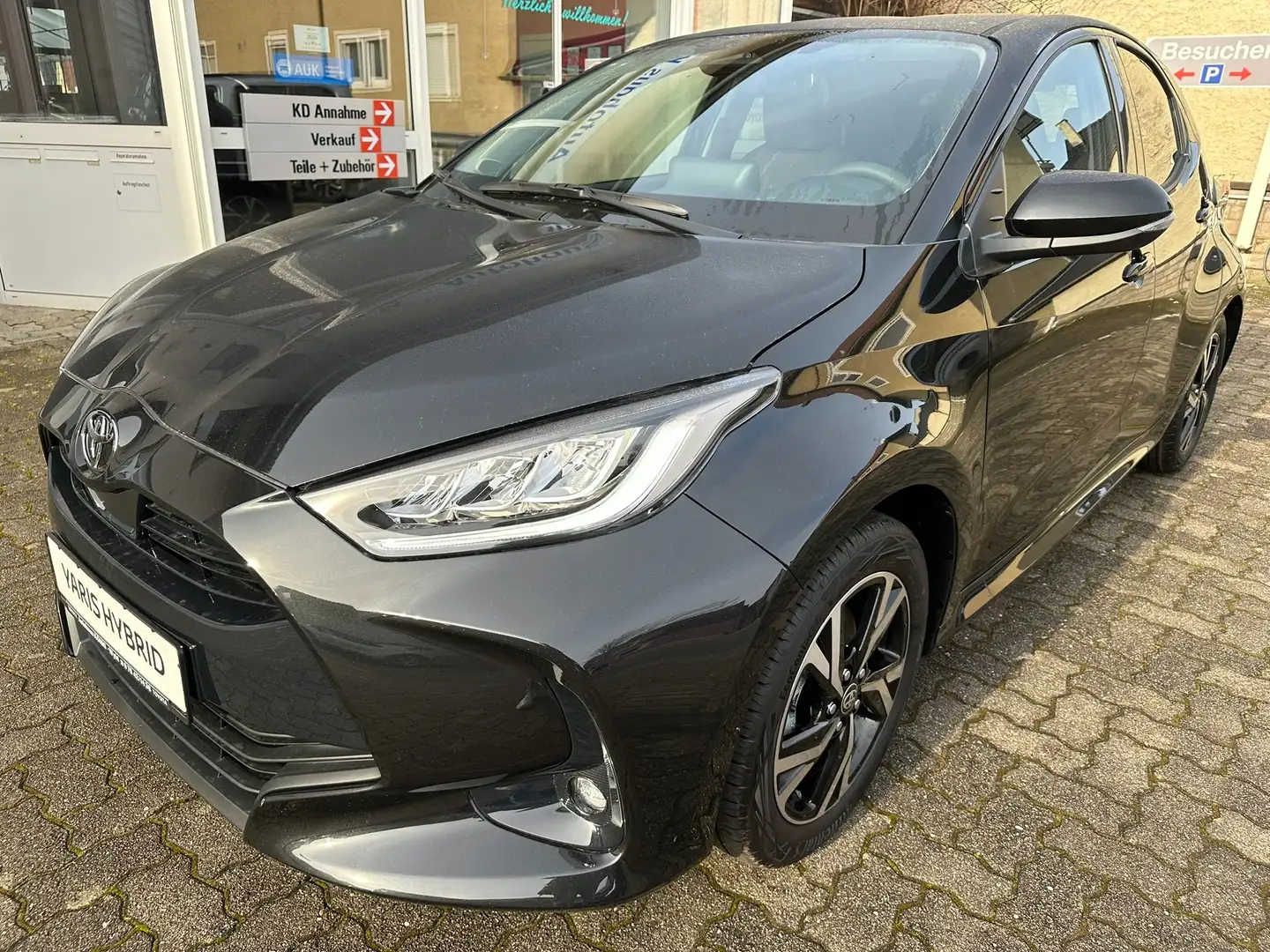 Toyota Yaris Hybrid Team Deutschland + Comfort Paket Zwart - 1