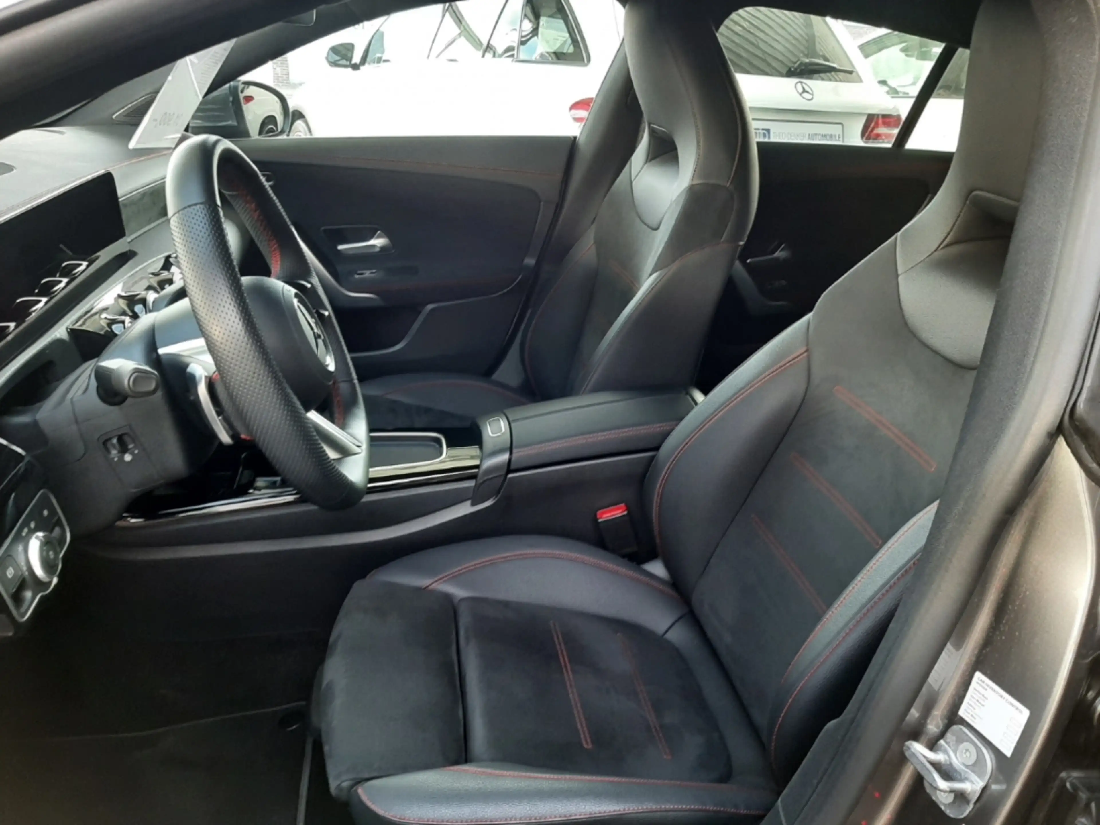 Mercedes-Benz CLA 180 AMG Line Advanced LED RFK — photo 9