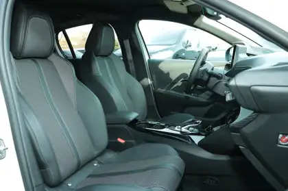Annonce voiture d'occasion Peugeot e-208 - CARADIZE