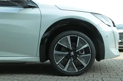 Annonce voiture d'occasion Peugeot e-208 - CARADIZE