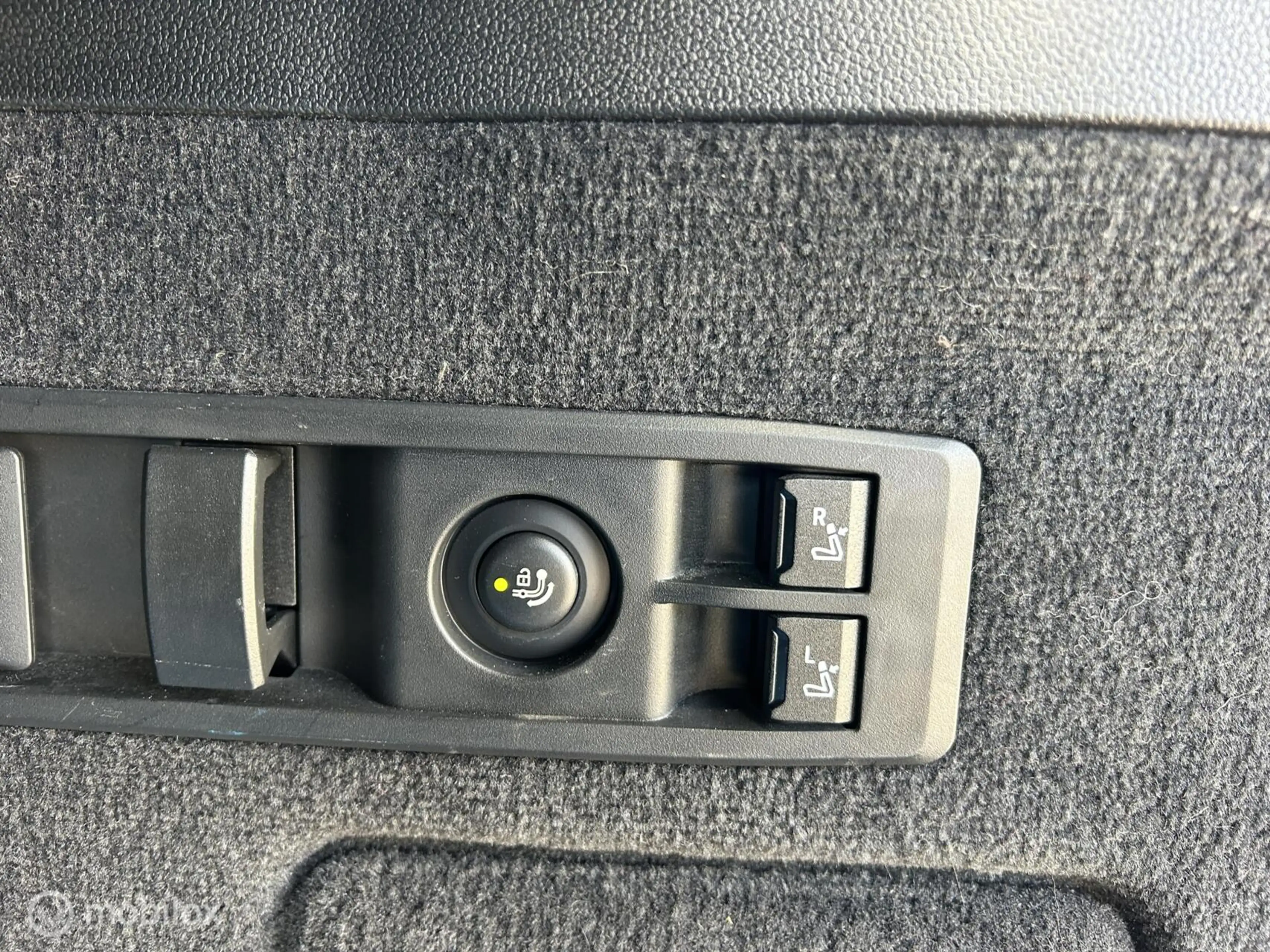 BMW iX xDrive40 High Executive Pano Harman/Kardon Trekhaa — photo 27