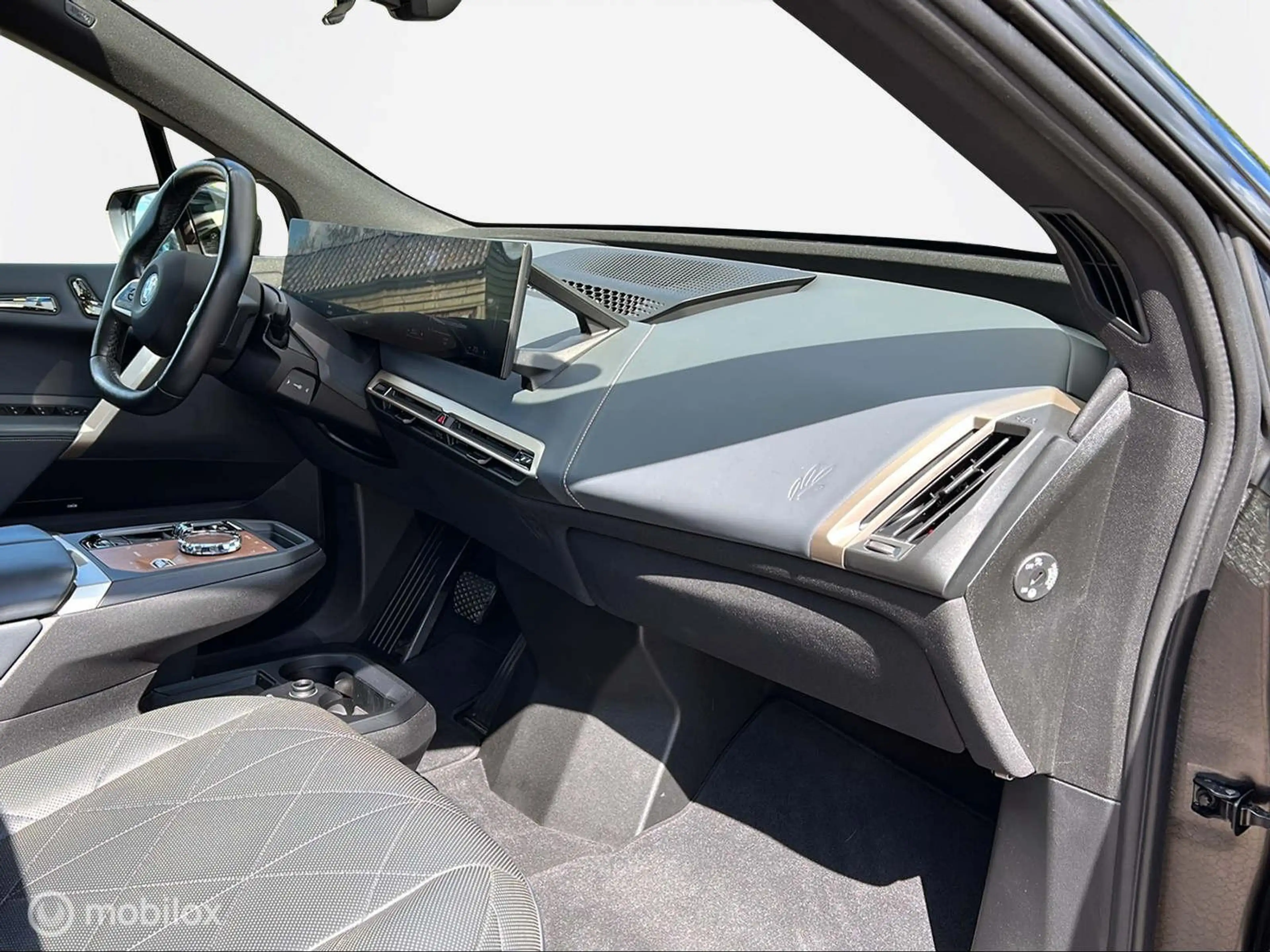 BMW iX xDrive40 High Executive Pano Harman/Kardon Trekhaa — photo 11