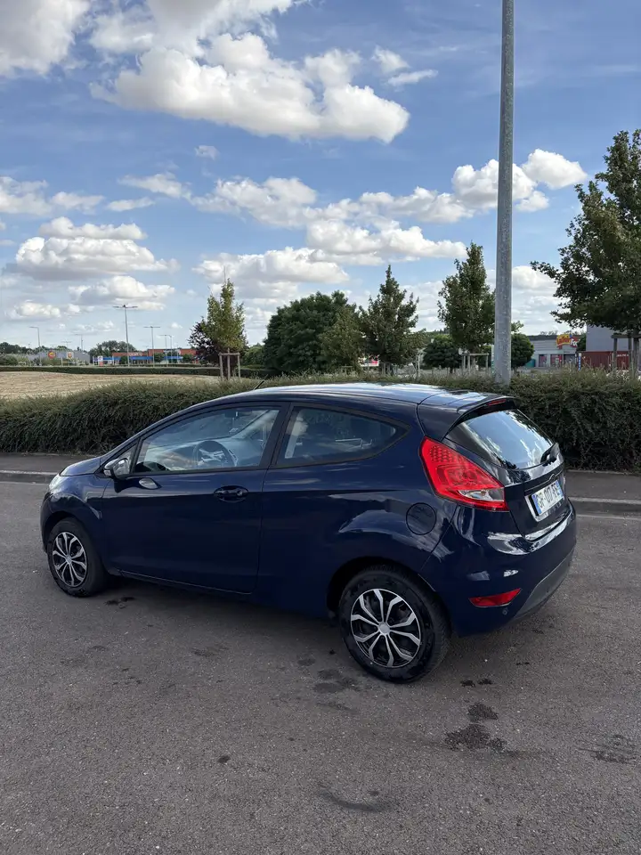 Ford Fiesta 3 portes — photo 2