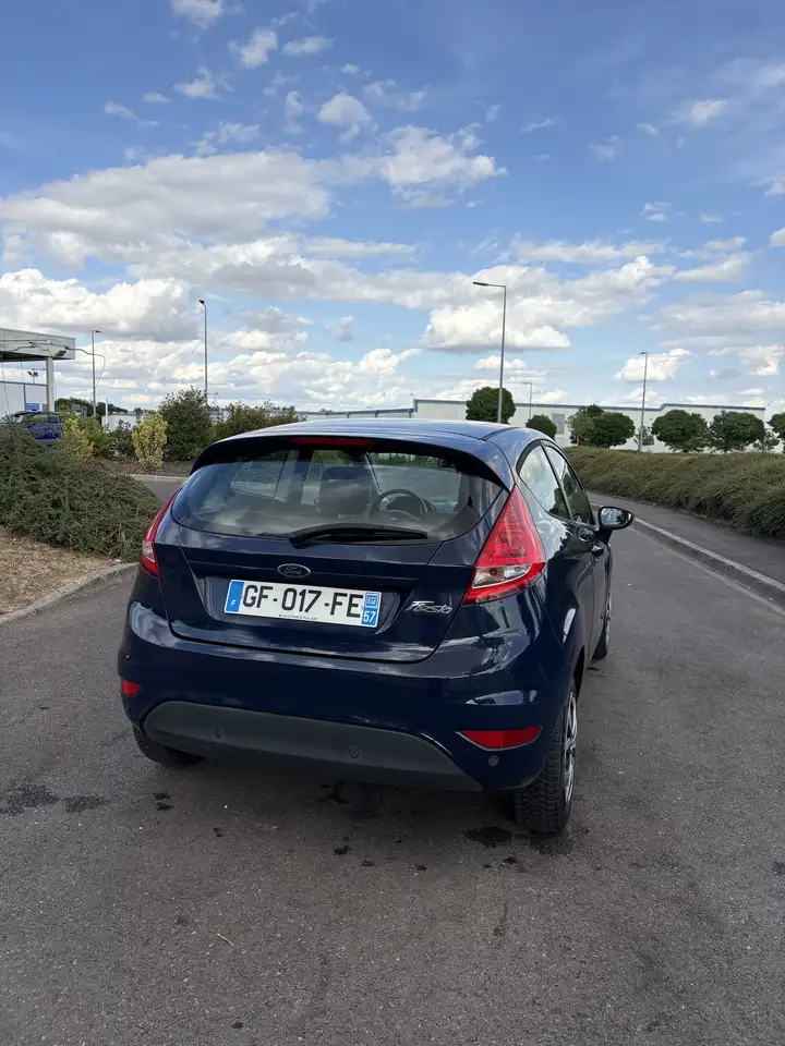 Ford Fiesta 3 portes — photo 3