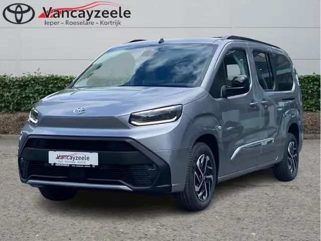 Toyota Verso LWB Family 7pl+cam+gps+sens achter