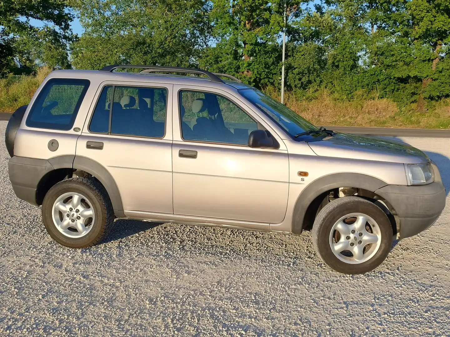 Land Rover Freelander Freelander SW 2.0 td4 Gris - 1