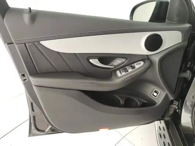 Mercedes-Benz GLC view 13