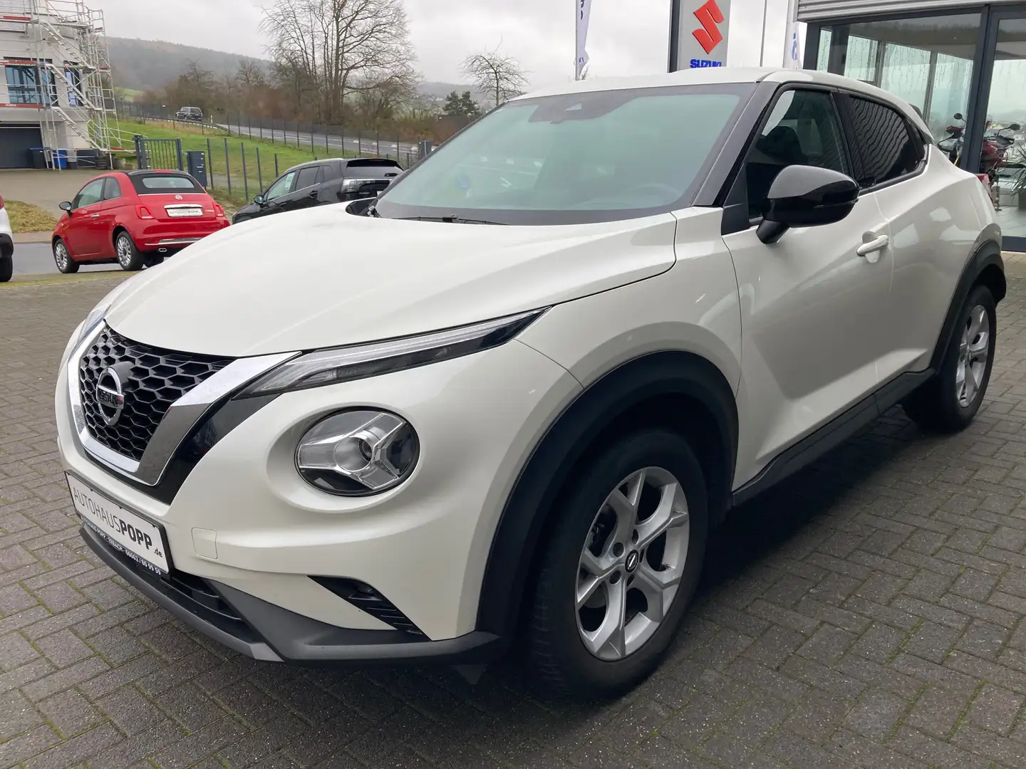 Nissan Juke Juke 1.0 DIG-T N-Connecta Weiß - 1