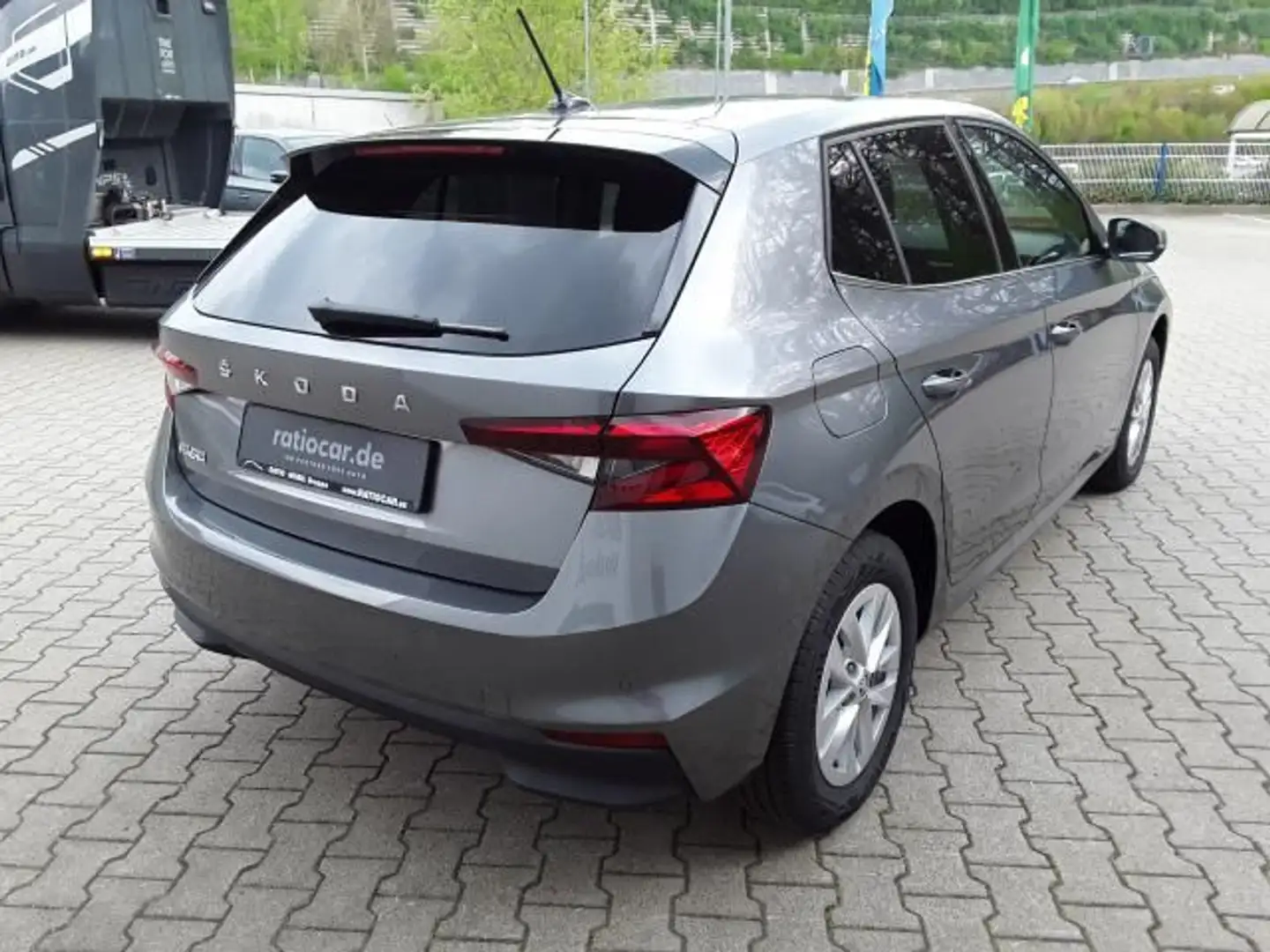 Skoda Fabia FABIA STYLE 1.0 TSI DSG KLIMA SITZH. EINPARKH. Gris - 2