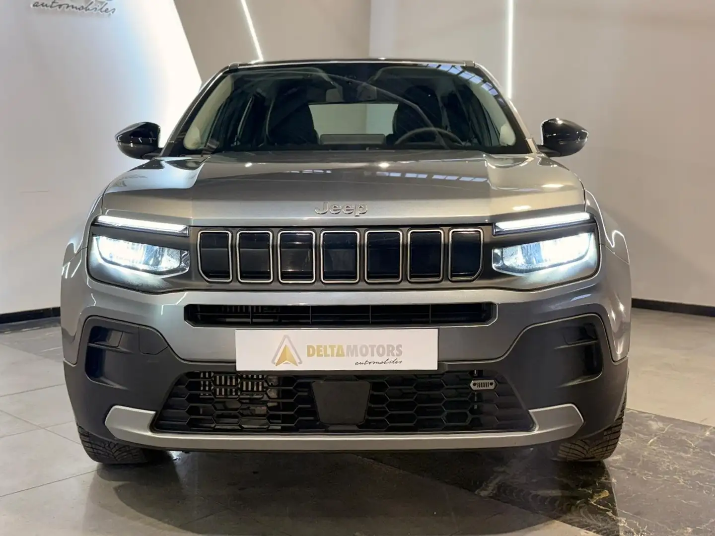 Jeep Avenger 1.2 turbo Summit Gris - 2