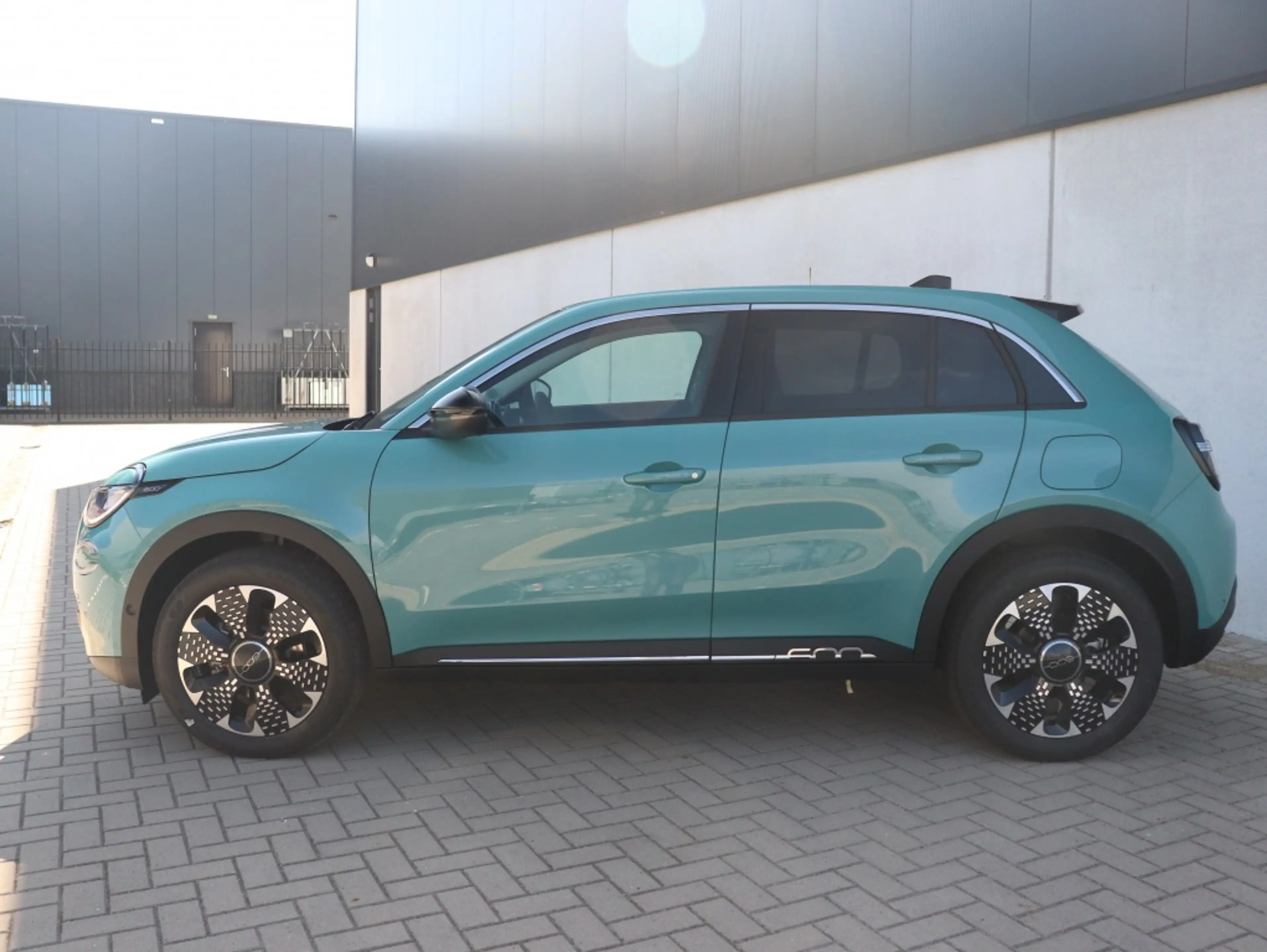 Fiat 600 1.2 Hybrid 110 PK La Prima | Navi | Camera | Carpl — photo 3