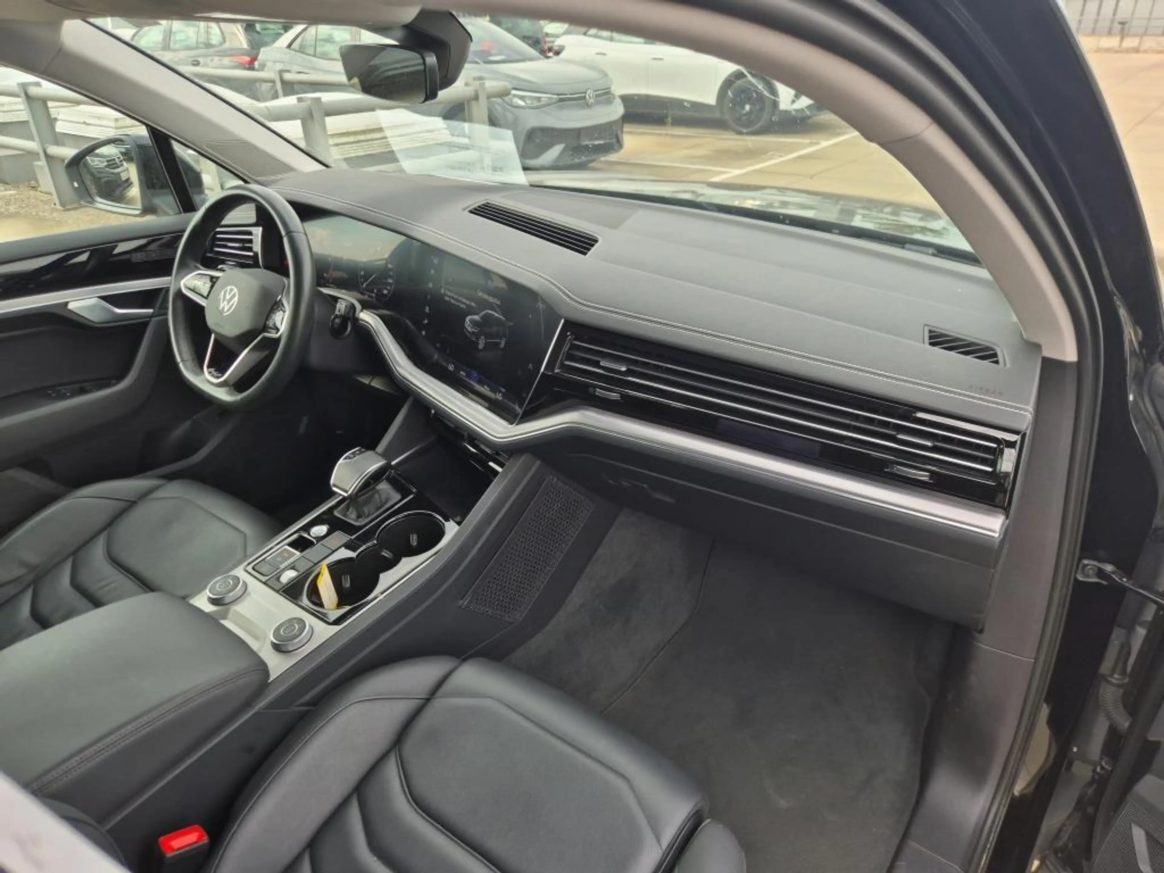 Volkswagen Touareg Elegance 4MO*KEYL.*LUFTFED.*STHZ*ALLRADL — photo 6