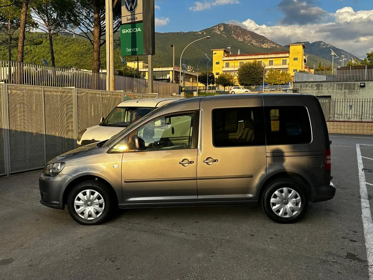 Volkswagen Caddy Caddy 1.6 TDI 102 CV 5p. Trendline Grigio - 2