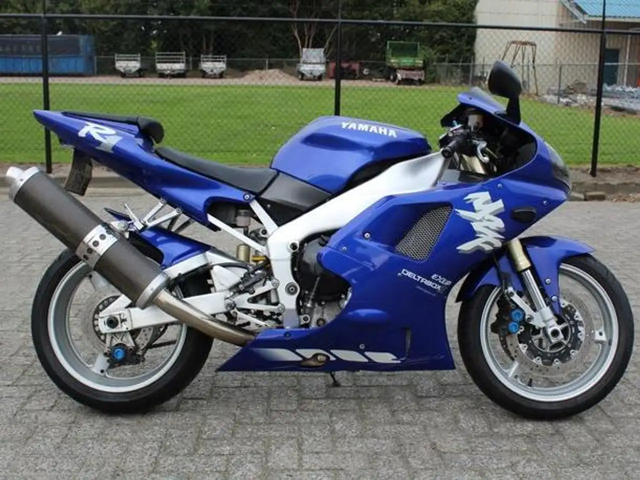 Yamaha YZF-R1