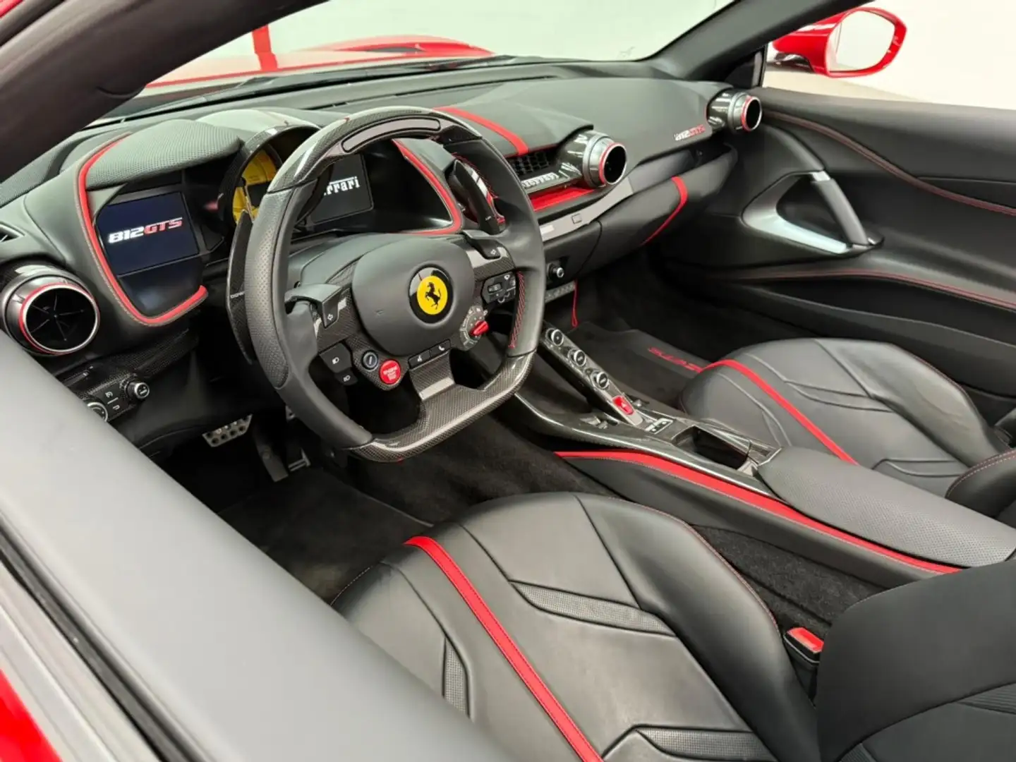 Ferrari 812 GTS Rot - 2