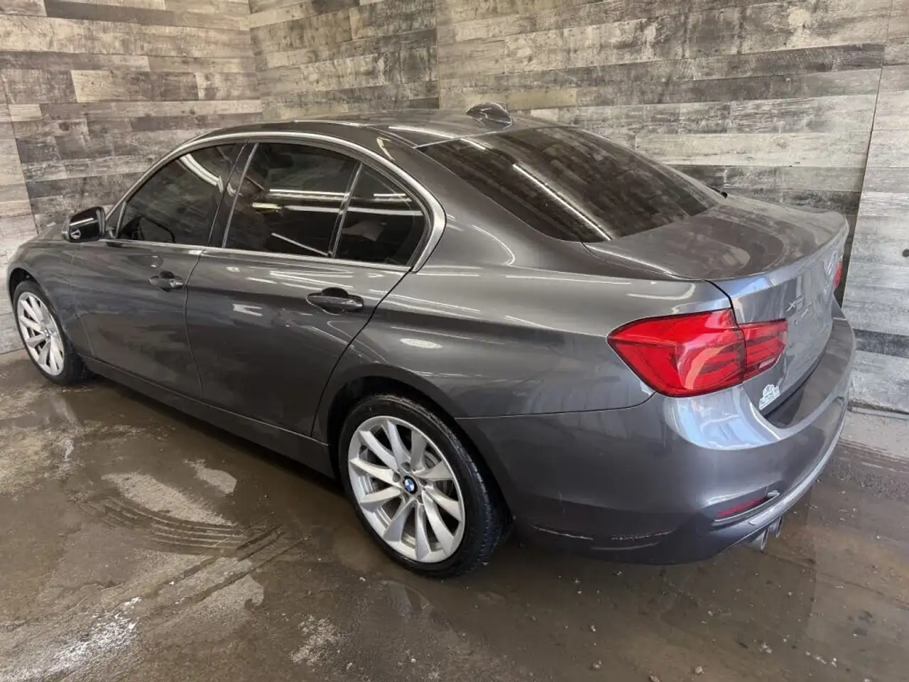 BMW 3 Series photo BMW 3 Series